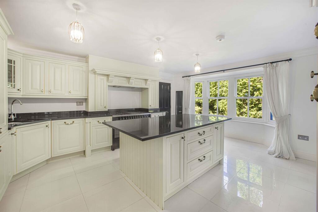 6 bedroom detached house for sale in Millway, Hale Barns, Altrincham, WA15